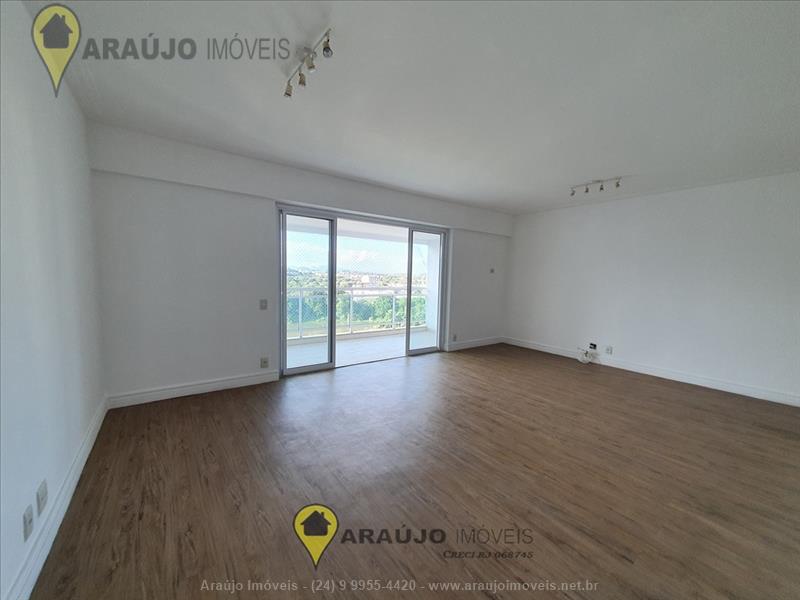 Apartamento para Alugar no Comercial em Resende