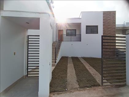 Casa à Venda