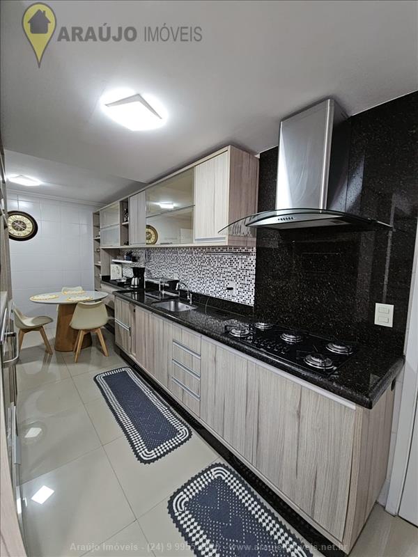 Apartamento a Venda no Comercial em Resende