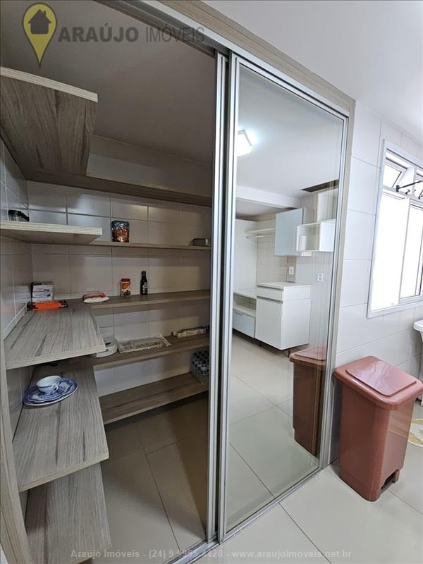 Apartamento a Venda no Comercial em Resende