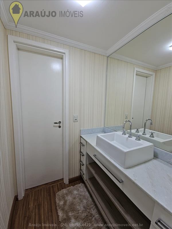 Apartamento a Venda no Comercial em Resende