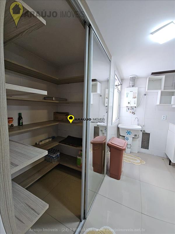 Apartamento a Venda no Comercial em Resende