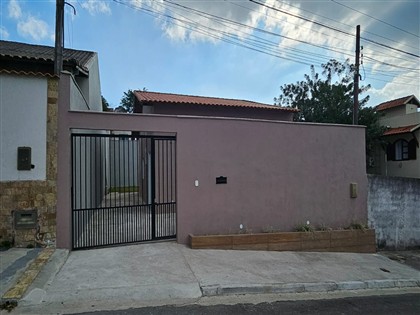 Casa à Venda