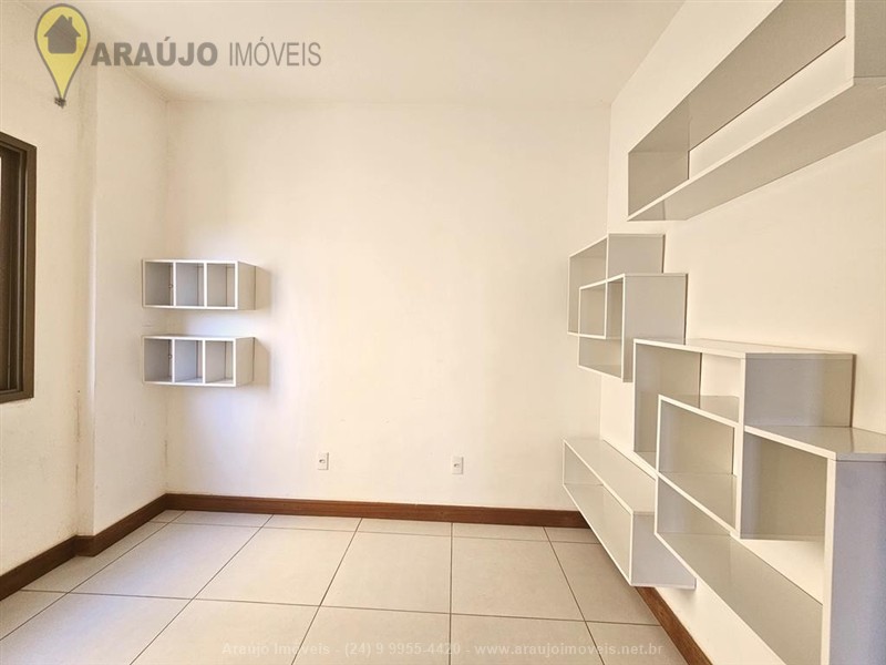 Apartamento para Alugar no Montese em Resende