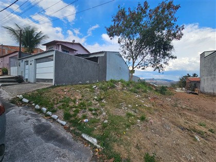 Terreno à Venda
