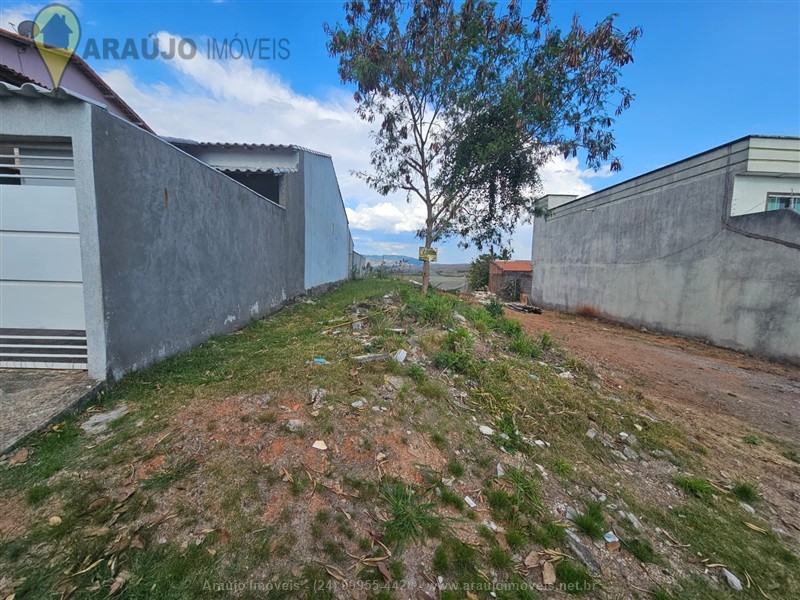 Terreno a Venda no Monet em Resende