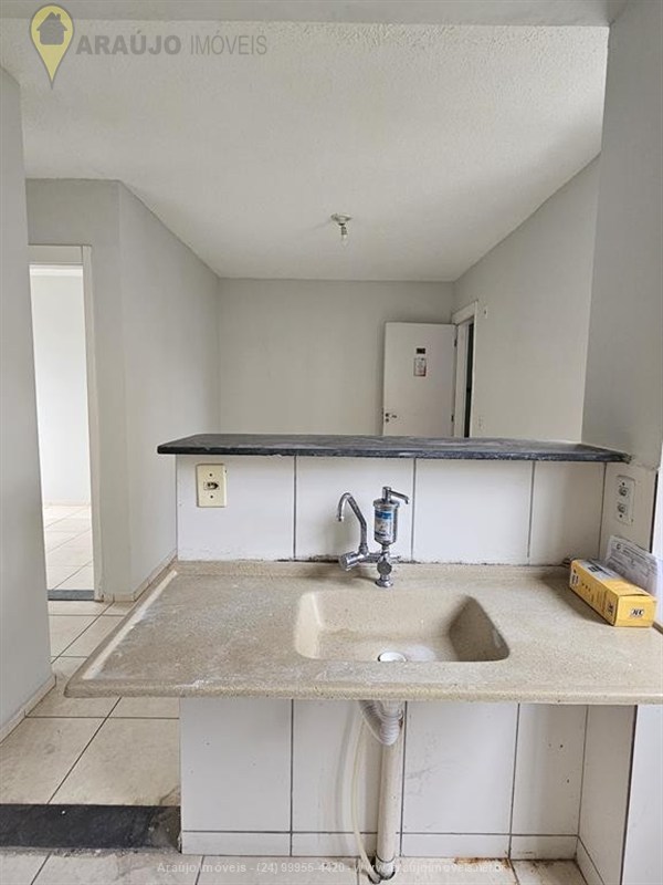 Apartamento para Venda ou Alugar no Alegria em Resende