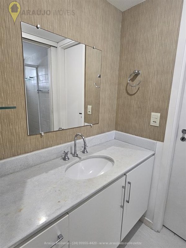 Apartamento para Alugar no Comercial em Resende