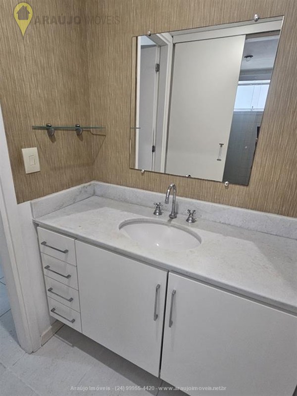 Apartamento para Alugar no Comercial em Resende