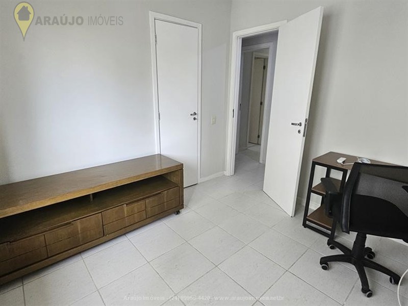 Apartamento para Alugar no Comercial em Resende